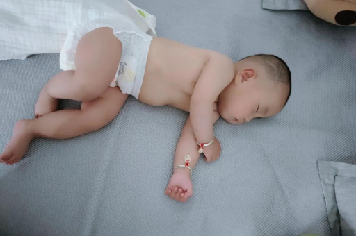 黄骅几个月宝宝会抬头